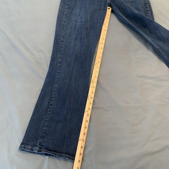 Levi's Jeans Womens 12M W31 L32 Blue 526 Slender Boot Stretch Bootcut Denim - Picture 8 of 13